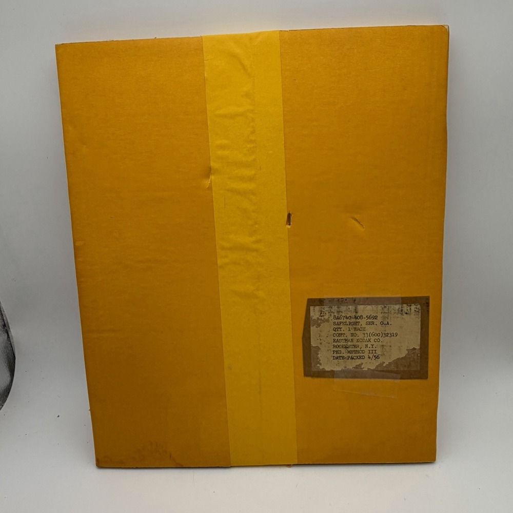 Vtg Kodak Safelight Filter Wratten Series OA 10X12 Glass - FACTORY SEALED - Picture 2 of 5